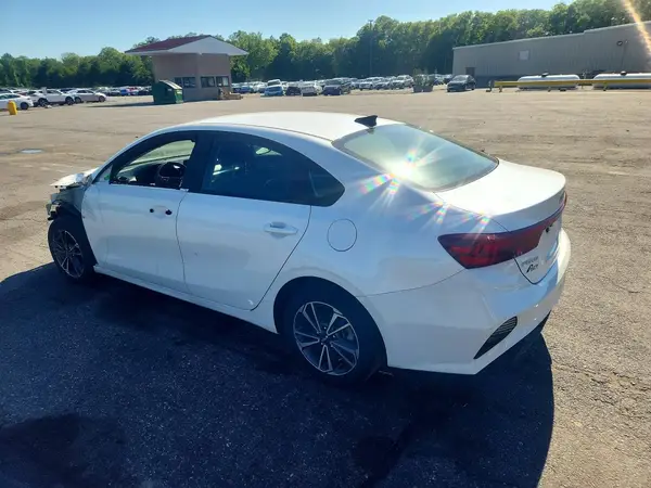 3KPF24AD5RE754044 2024 KIA FORTE - Image 2