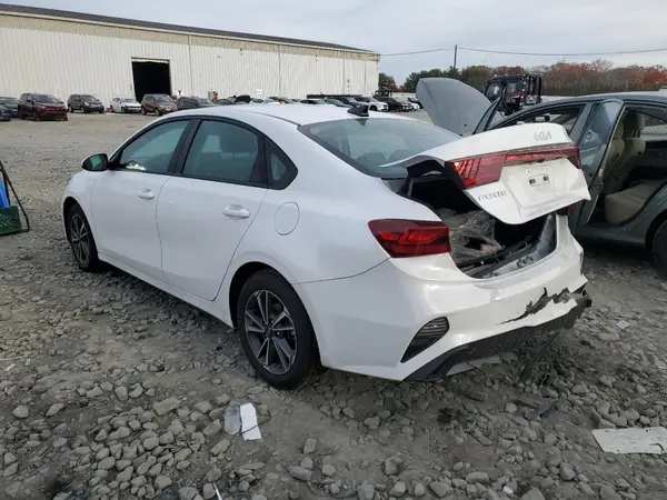 3KPF24AD5RE754190 2024 KIA FORTE - Image 2