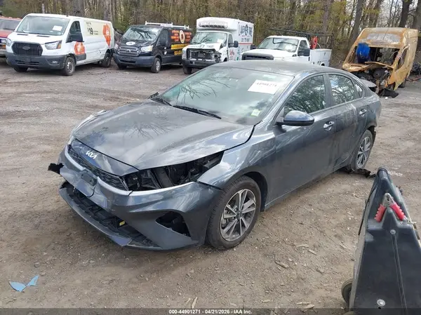 3KPF24AD5RE756067 2024 KIA FORTE - Image 2