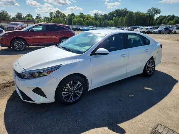 3KPF24AD5RE756490 2024 KIA FORTE - Image 1