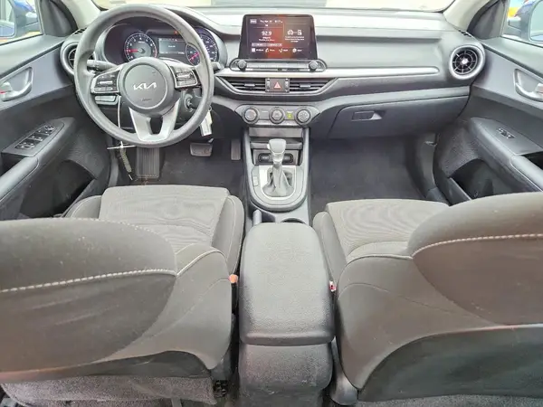 3KPF24AD5RE756831 2024 KIA FORTE - Image 8