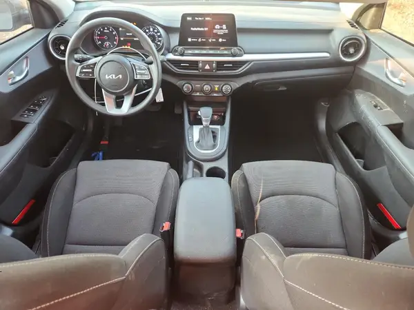 3KPF24AD5RE757395 2024 KIA FORTE - Image 8