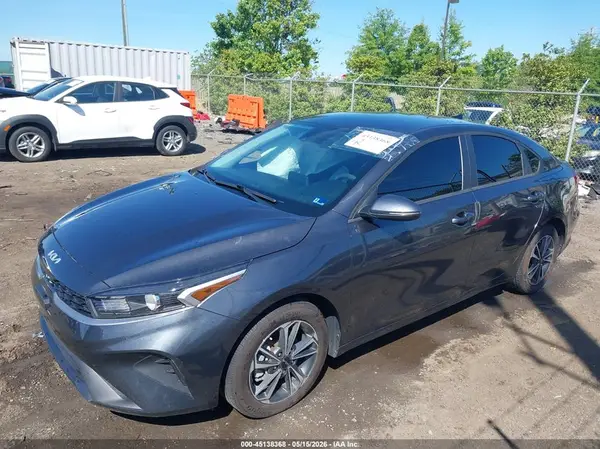 3KPF24AD5RE757719 2024 KIA FORTE - Image 2