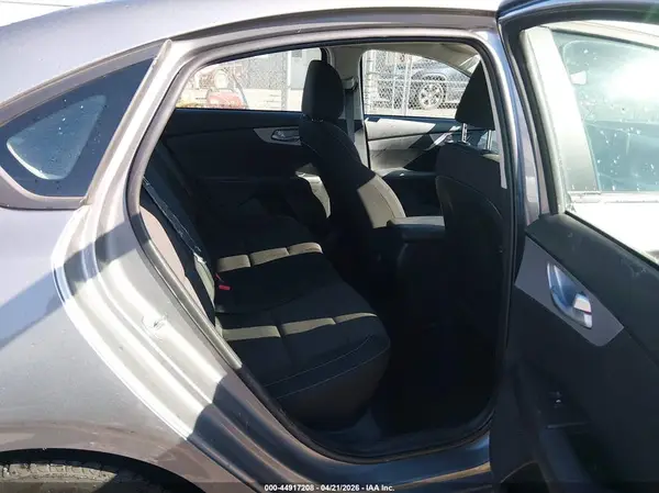 3KPF24AD5RE758577 2024 KIA FORTE - Image 8