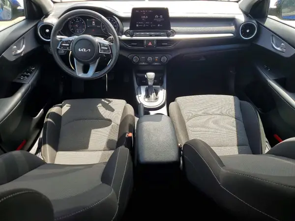 3KPF24AD5RE758658 2024 KIA FORTE - Image 8