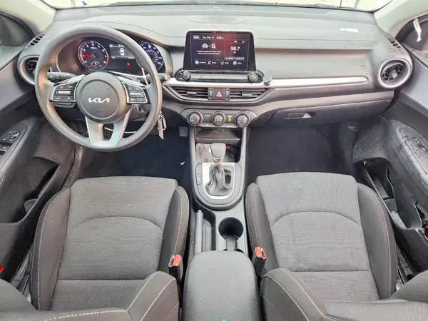3KPF24AD5RE759468 2024 KIA FORTE - Image 8