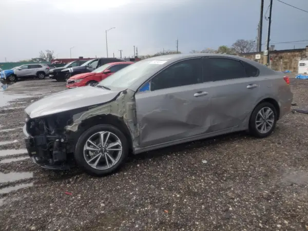 3KPF24AD5RE759549 2024 KIA FORTE - Image 1