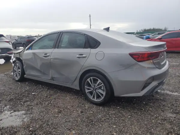 3KPF24AD5RE759549 2024 KIA FORTE - Image 2