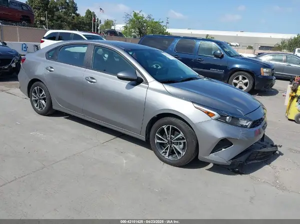 3KPF24AD5RE759745 2024 KIA FORTE - Image 1