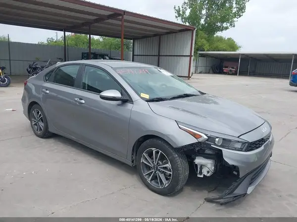 3KPF24AD5RE760183 2024 KIA FORTE - Image 1