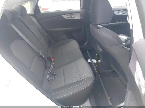 3KPF24AD5RE760880 2024 KIA FORTE - Image 8