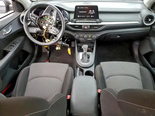 3KPF24AD5RE761561 2024 KIA FORTE - Image 8