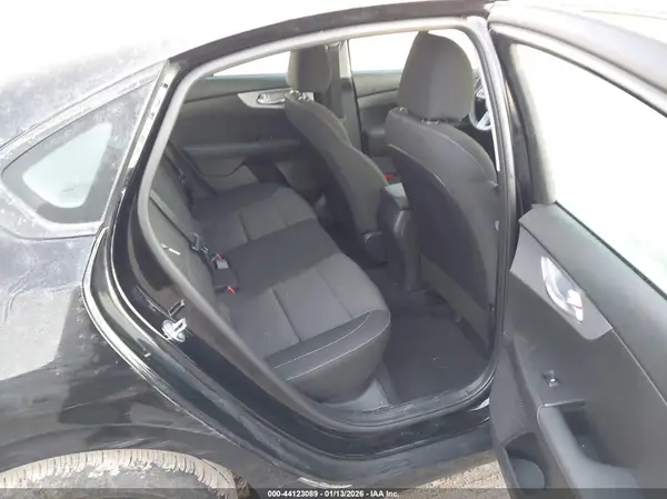 3KPF24AD5RE761771 2024 KIA FORTE - Image 8