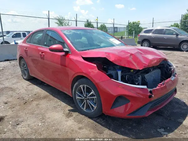 3KPF24AD5RE764072 2024 KIA FORTE - Image 1