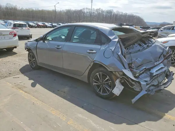 3KPF24AD5RE765870 2024 KIA FORTE - Image 2