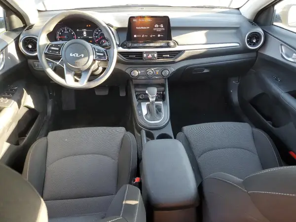 3KPF24AD5RE766890 2024 KIA FORTE - Image 8