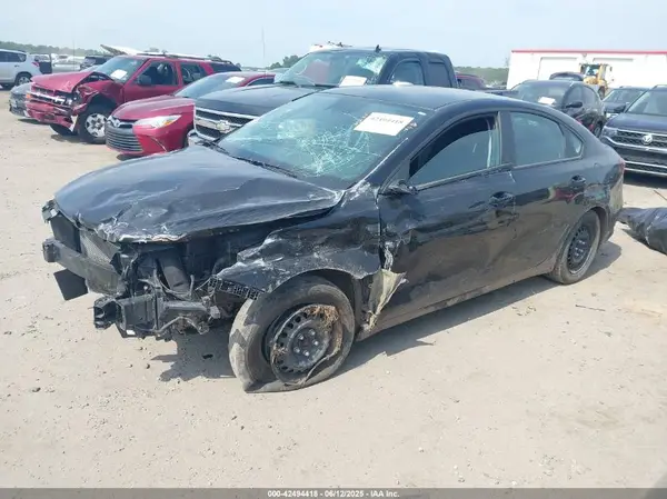 3KPF24AD5RE767506 2024 KIA FORTE - Image 2