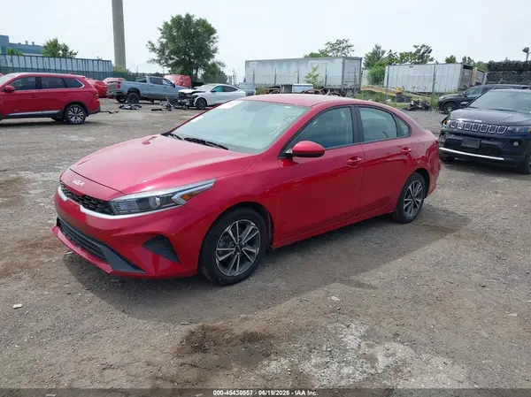 3KPF24AD5RE767814 2024 KIA FORTE - Image 2
