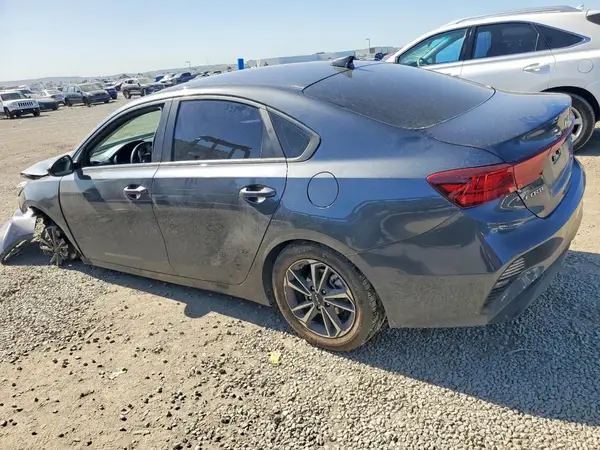 3KPF24AD5RE767974 2024 KIA FORTE - Image 2