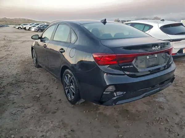 3KPF24AD5RE769725 2024 KIA FORTE - Image 2