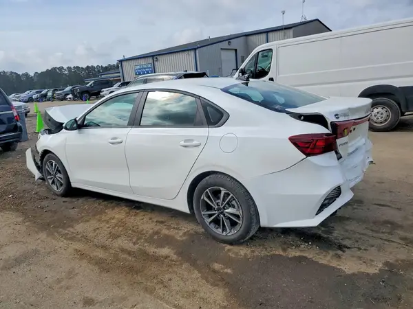 3KPF24AD5RE769787 2024 KIA FORTE - Image 2