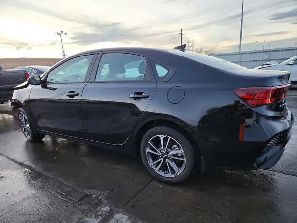 3KPF24AD5RE770213 2024 KIA FORTE - Image 2