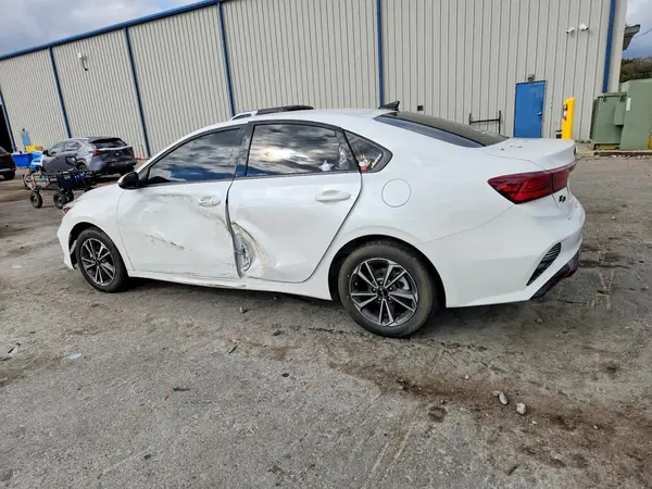 3KPF24AD5RE772348 2024 KIA FORTE - Image 2