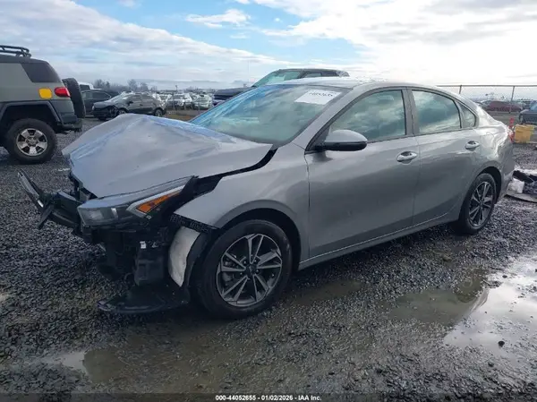 3KPF24AD5RE772737 2024 KIA FORTE - Image 2
