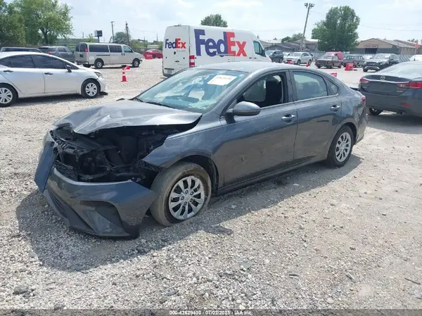 3KPF24AD5RE772821 2024 KIA FORTE - Image 2