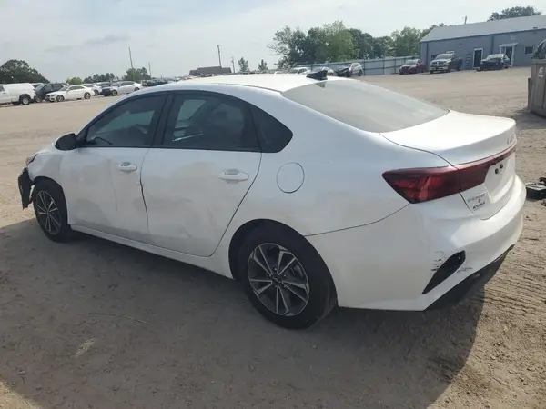 3KPF24AD5RE773077 2024 KIA FORTE - Image 2