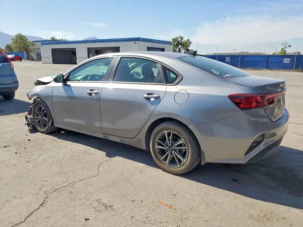 3KPF24AD5RE775251 2024 KIA FORTE - Image 2
