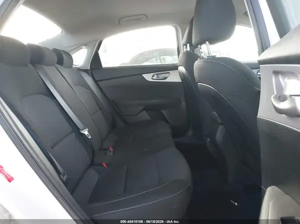3KPF24AD5RE775833 2024 KIA FORTE - Image 8
