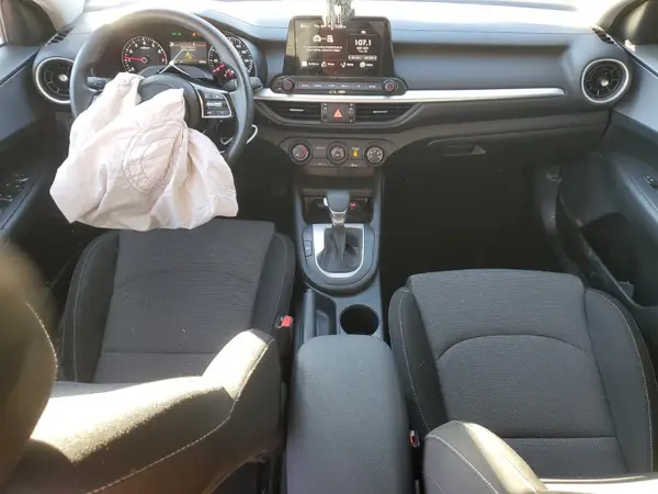 3KPF24AD5RE777467 2024 KIA FORTE - Image 8