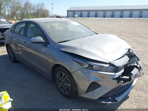 3KPF24AD5RE777999 2024 KIA FORTE - Image 1