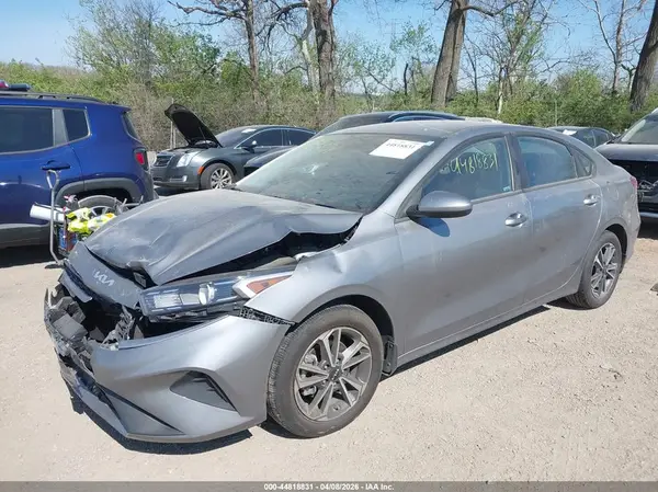 3KPF24AD5RE777999 2024 KIA FORTE - Image 2