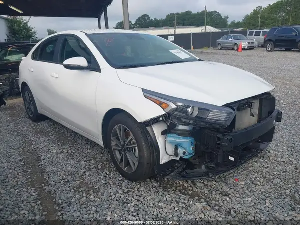 3KPF24AD5RE778053 2024 KIA FORTE - Image 1