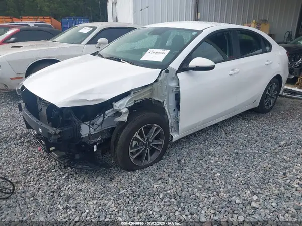 3KPF24AD5RE778053 2024 KIA FORTE - Image 2