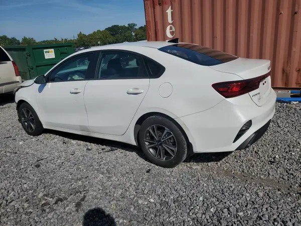 3KPF24AD5RE778215 2024 KIA FORTE - Image 2