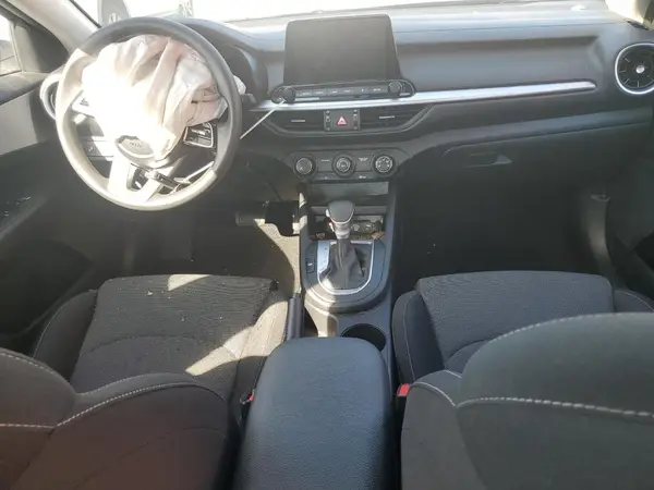 3KPF24AD5RE778215 2024 KIA FORTE - Image 8