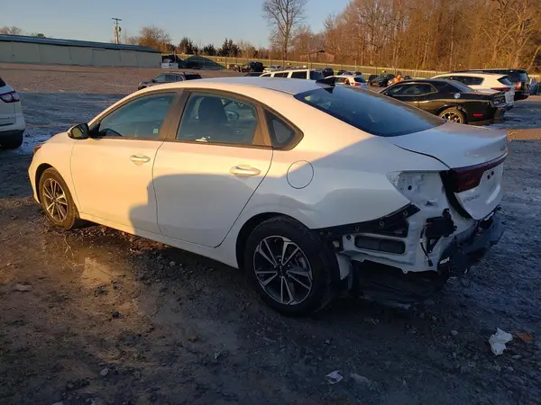 3KPF24AD5RE778232 2024 KIA FORTE - Image 2