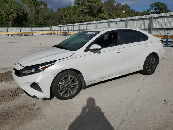 3KPF24AD5RE778358 2024 KIA FORTE - Image 1