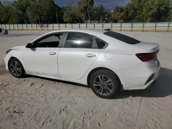 3KPF24AD5RE778358 2024 KIA FORTE - Image 2