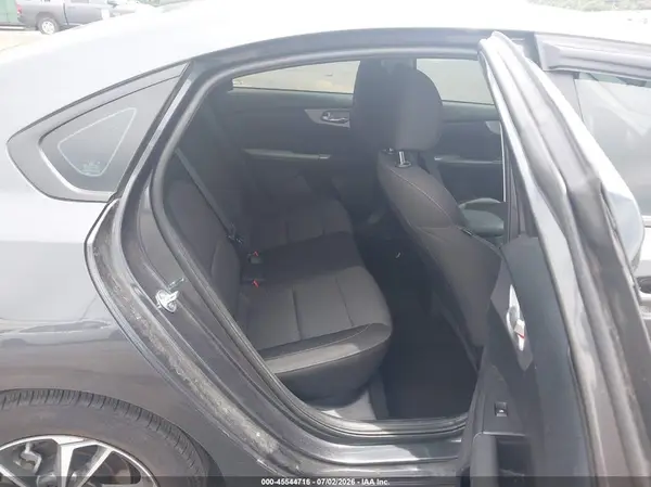 3KPF24AD5RE783639 2024 KIA FORTE - Image 8
