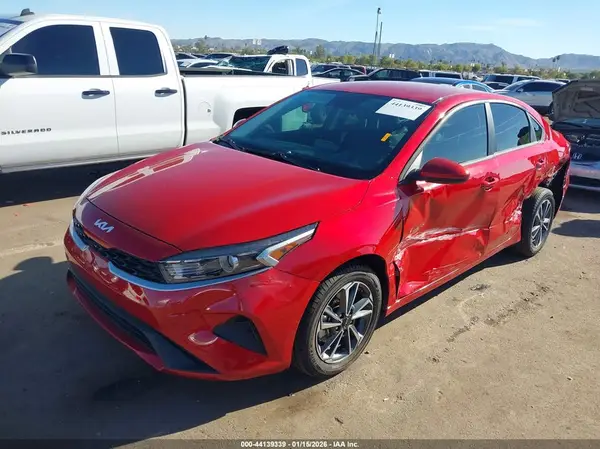3KPF24AD5RE786668 2024 KIA FORTE - Image 2