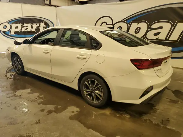 3KPF24AD5RE788503 2024 KIA FORTE - Image 2
