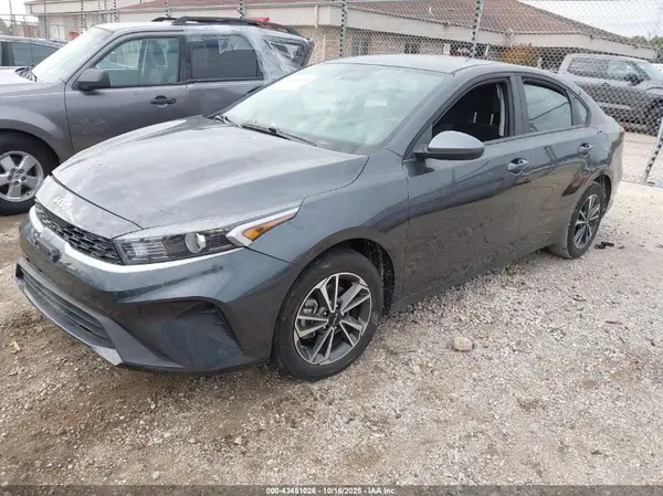 3KPF24AD5RE790137 2024 KIA FORTE - Image 2