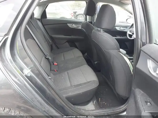 3KPF24AD5RE790137 2024 KIA FORTE - Image 8