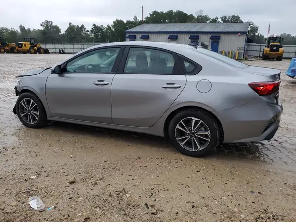 3KPF24AD5RE790235 2024 KIA FORTE - Image 2