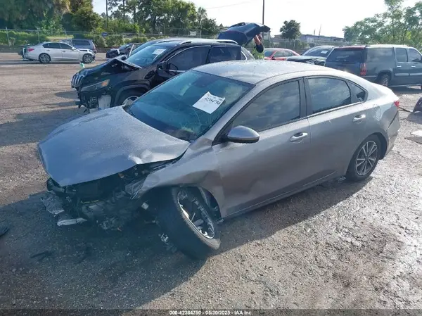 3KPF24AD5RE791417 2024 KIA FORTE - Image 2