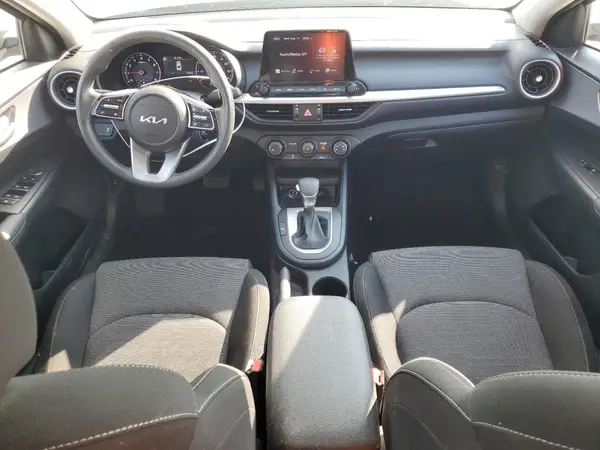 3KPF24AD5RE791725 2024 KIA FORTE - Image 8